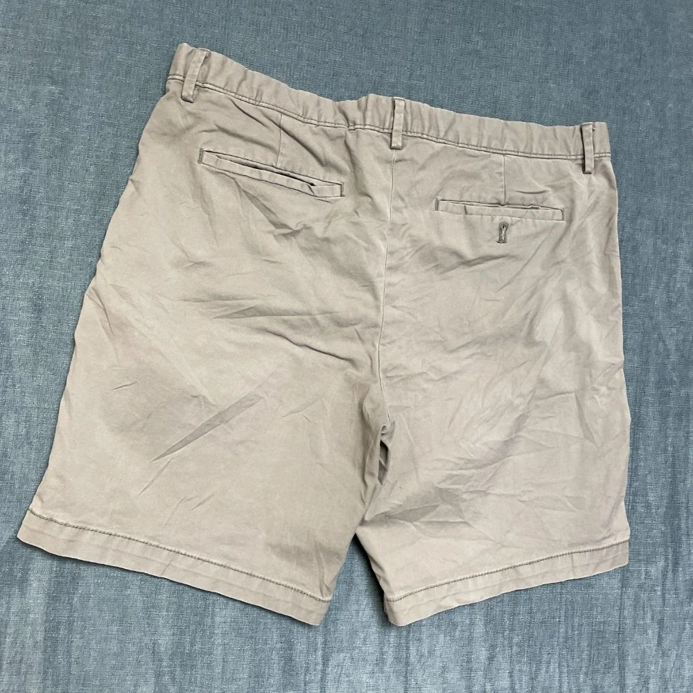 Banana Republic Lived In Chino Shorts Mens 37 Gray Flat Front Performance Golf